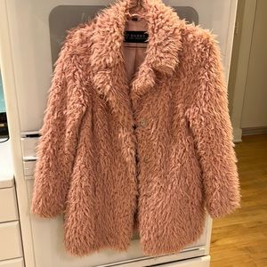 Authentic GUESS Pink Shag coat💕🕺🏾Size L